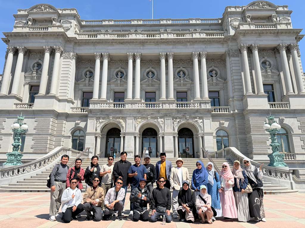 Mahasiswa PKUMI-PTIQ Telusuri Jejak Al-Qur'an Thomas Jefferson di Washington D.C.