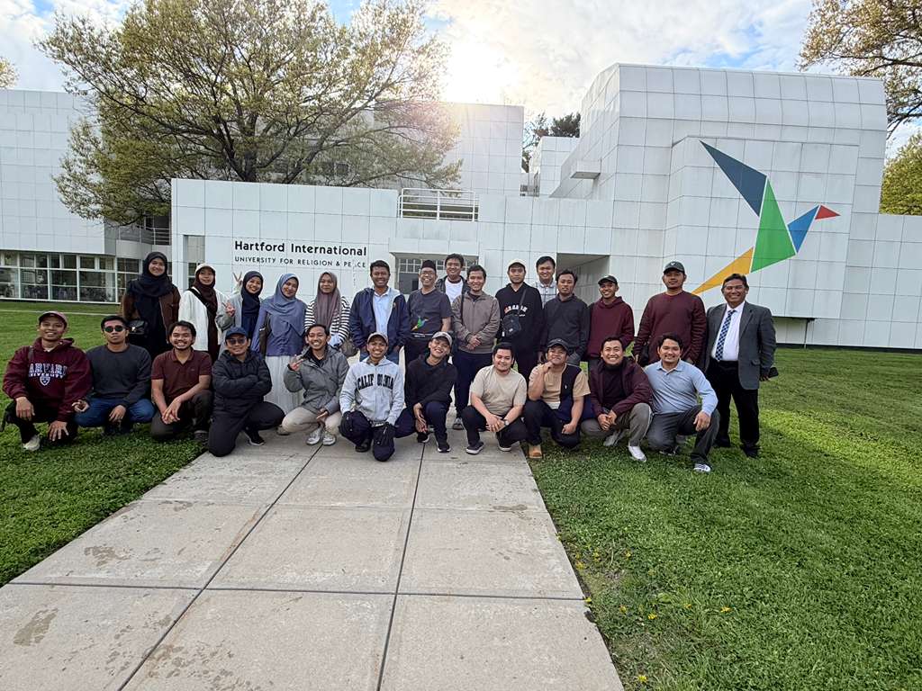 Mahasiswa PKUMI-PTIQ Pererat Silaturahmi di Hartford International University
